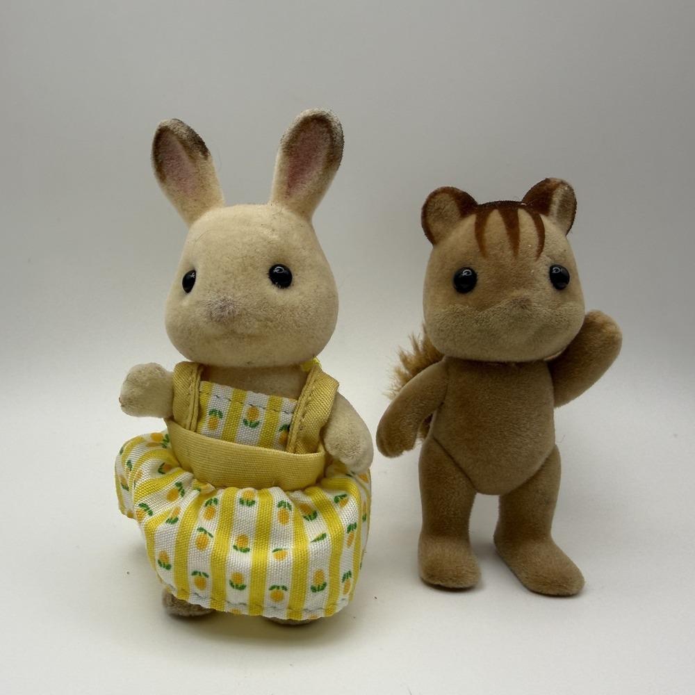 Calico Critters Chocolate Rabbit Sister & Walnut Squirrel Figure Sylvania Family